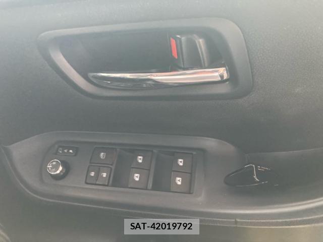 Toyota VOXY HYBRID 2014-03 7510447-11