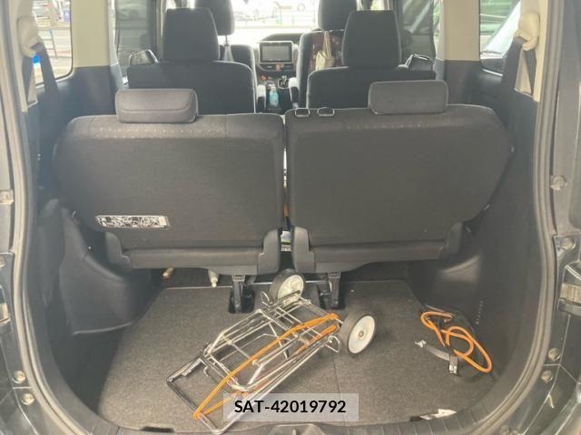 Toyota VOXY HYBRID 2014-03 7510447-14