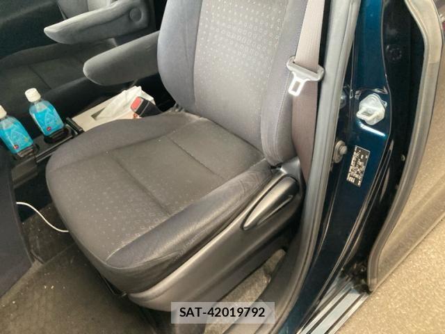 Toyota VOXY HYBRID 2014-03 7510447-15