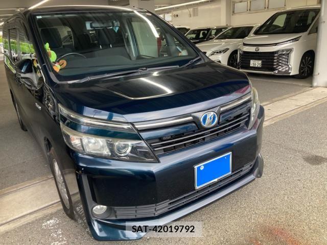 Toyota VOXY HYBRID 2014-03 7510447-1