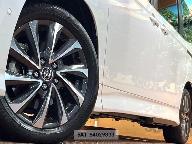 Toyota VOXY HYBRID 2023-12 7503652-12