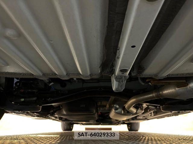 Toyota VOXY HYBRID 2023-12 7503652-18