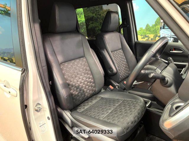 Toyota VOXY HYBRID 2023-12 7503652-7