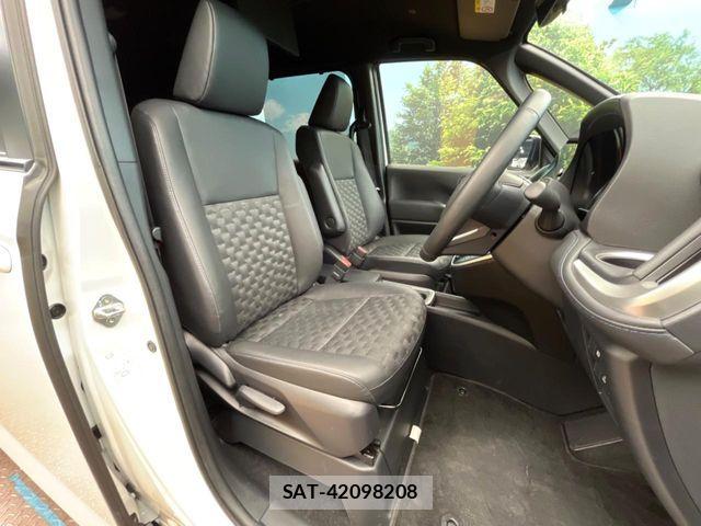 Toyota VOXY HYBRID 2025-01 7510424-8