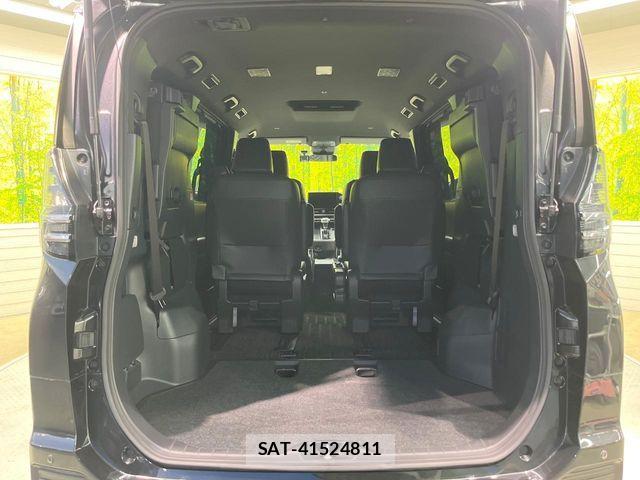 Toyota VOXY HYBRID 2023-10 7503667-10