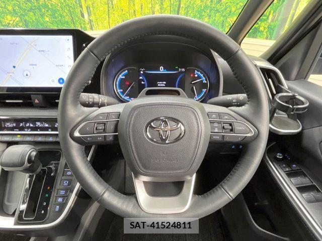 Toyota VOXY HYBRID 2023-10 7503667-11