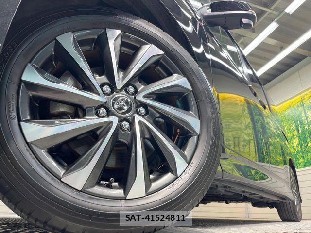 Toyota VOXY HYBRID 2023-10 7503667-13
