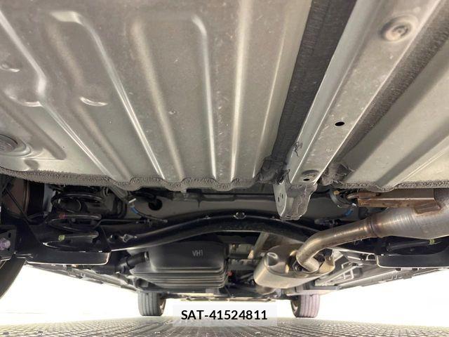 Toyota VOXY HYBRID 2023-10 7503667-18