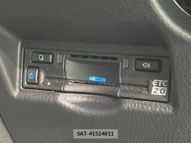Toyota VOXY HYBRID 2023-10 7503667-6