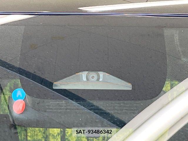 Toyota VOXY HYBRID 2022-10 7503678-2