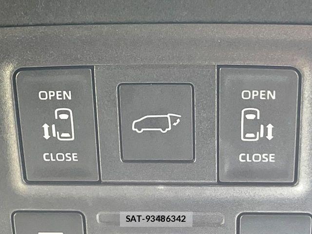 Toyota VOXY HYBRID 2022-10 7503678-5