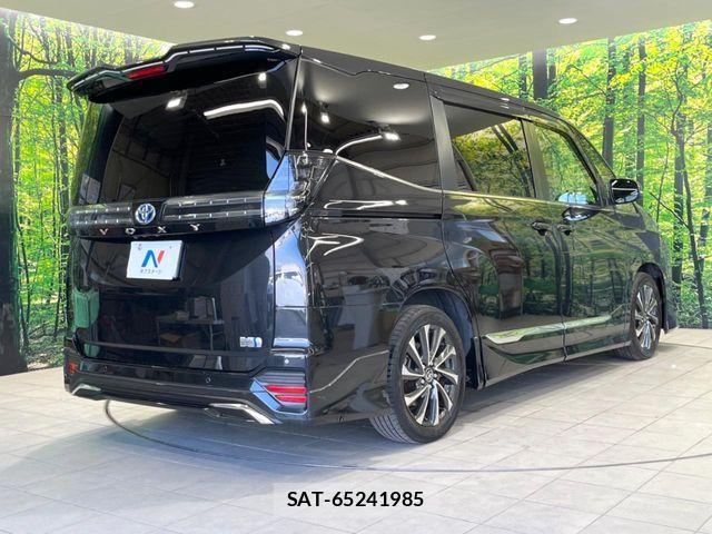 Toyota VOXY HYBRID 2022-04 7503665-16