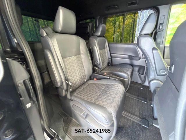 Toyota VOXY HYBRID 2022-04 7503665-8