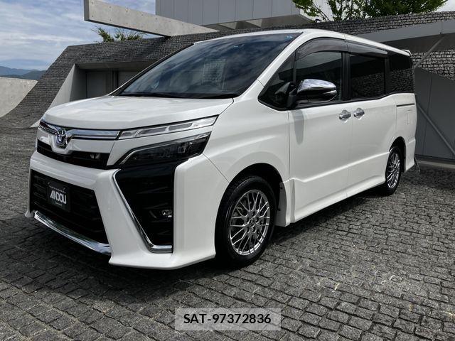 Toyota VOXY HYBRID 2021-03 7503684-0