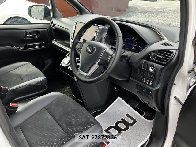 Toyota VOXY HYBRID 2021-03 7503684-10