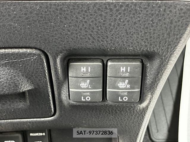 Toyota VOXY HYBRID 2021-03 7503684-18