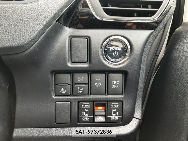 Toyota VOXY HYBRID 2021-03 7503684-19