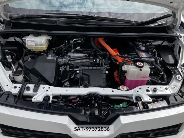 Toyota VOXY HYBRID 2021-03 7503684-26