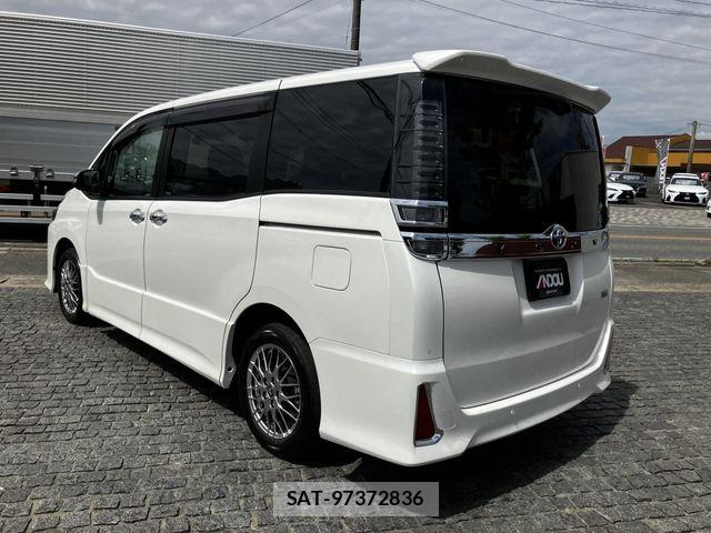 Toyota VOXY HYBRID 2021-03 7503684-2