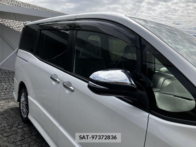 Toyota VOXY HYBRID 2021-03 7503684-4