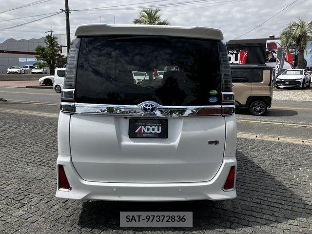 Toyota VOXY HYBRID 2021-03 7503684-6