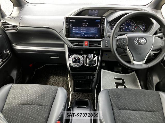 Toyota VOXY HYBRID 2021-03 7503684-8