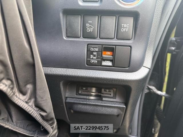 Toyota VOXY HYBRID 2015-06 7503700-12
