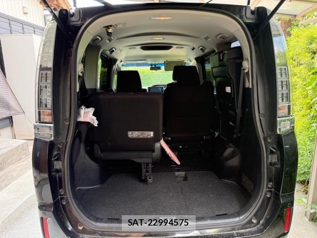 Toyota VOXY HYBRID 2015-06 7503700-14