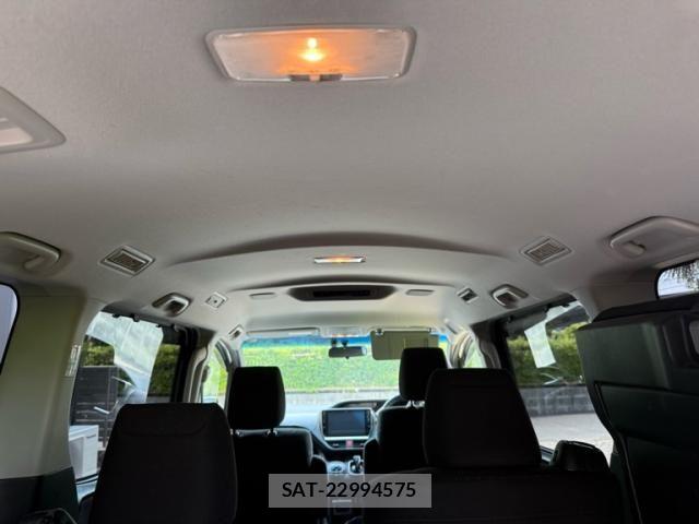 Toyota VOXY HYBRID 2015-06 7503700-15