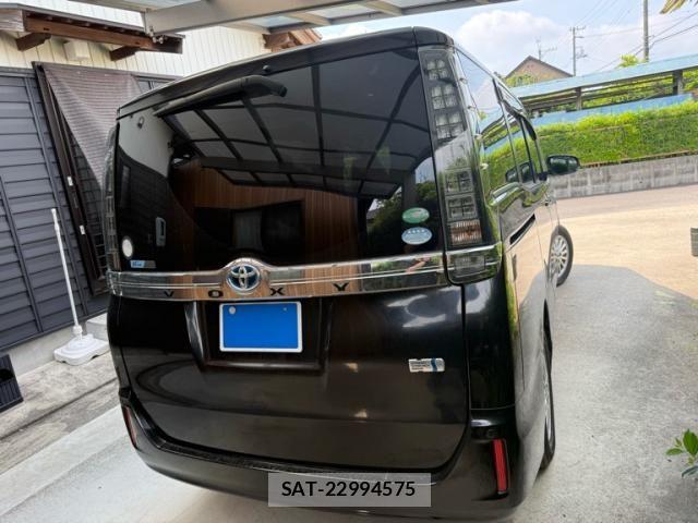 Toyota VOXY HYBRID 2015-06 7503700-3