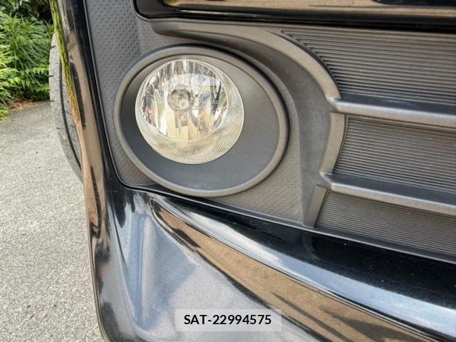 Toyota VOXY HYBRID 2015-06 7503700-5