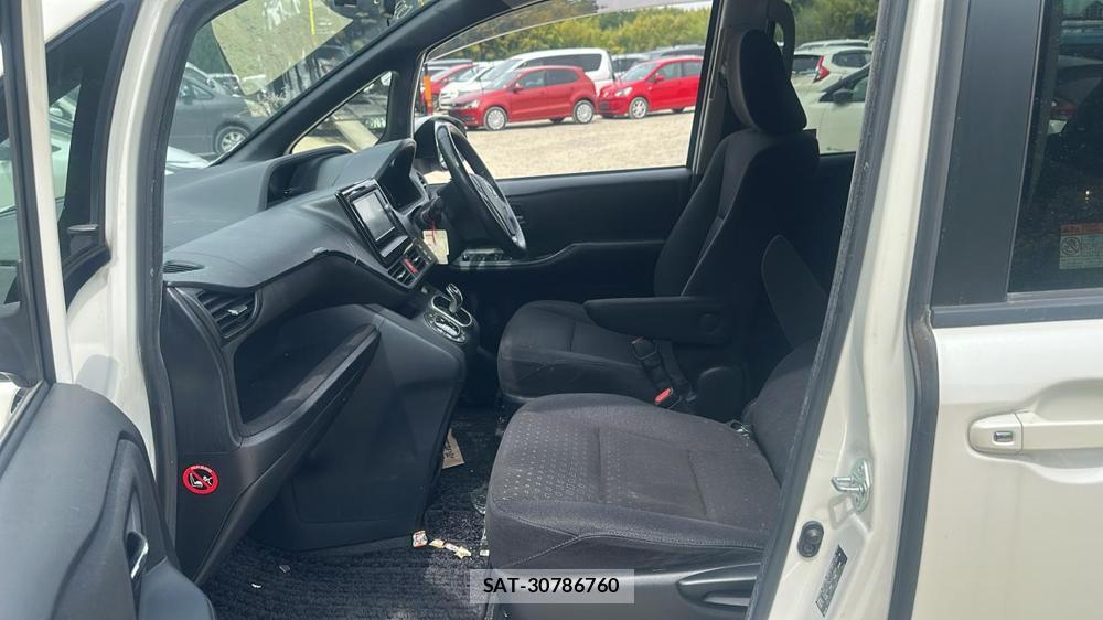 Toyota VOXY HYBRID 2014 6789013-10