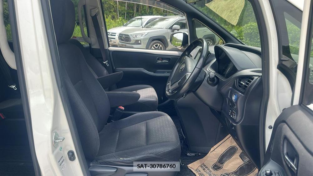 Toyota VOXY HYBRID 2014 6789013-11
