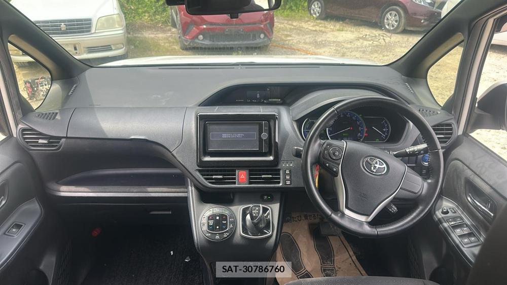 Toyota VOXY HYBRID 2014 6789013-12