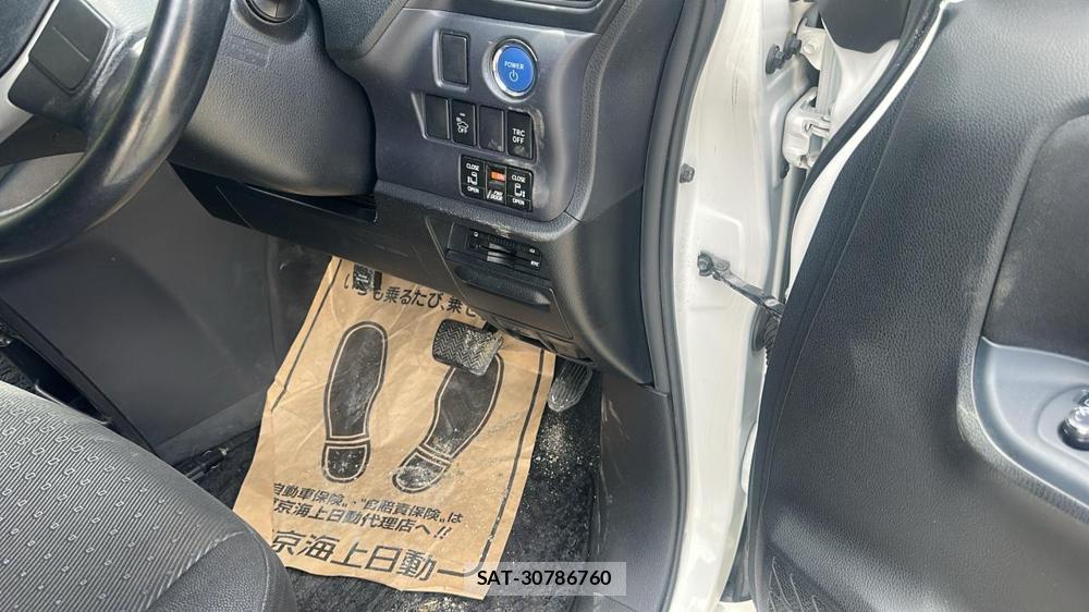 Toyota VOXY HYBRID 2014 6789013-15