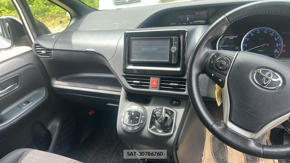 Toyota VOXY HYBRID 2014 6789013-16