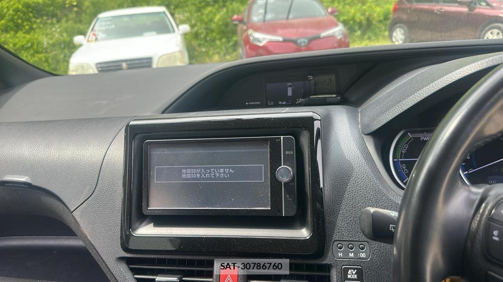 Toyota VOXY HYBRID 2014 6789013-17