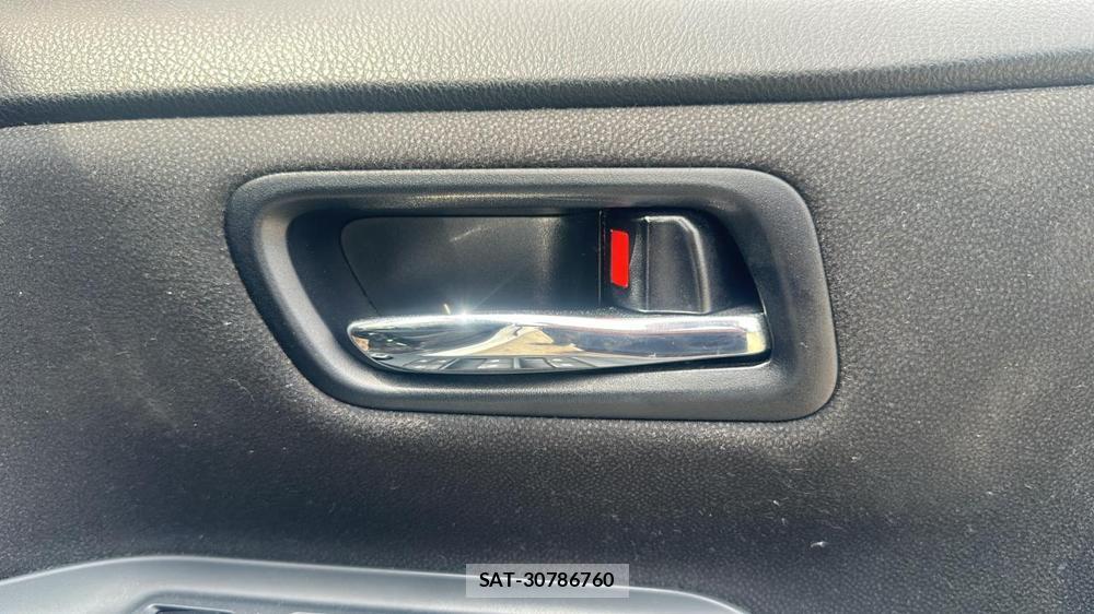 Toyota VOXY HYBRID 2014 6789013-19