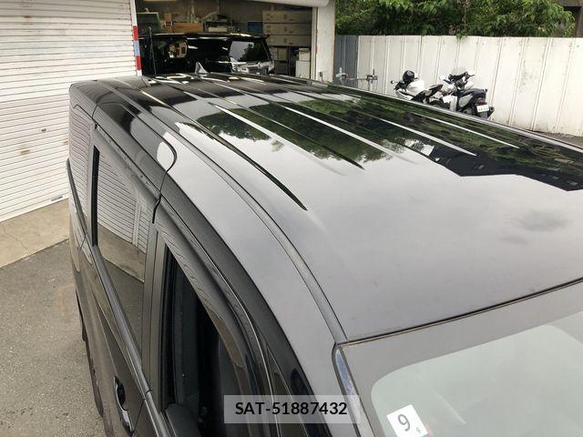 Toyota VOXY HYBRID 2022-09 7563076-11