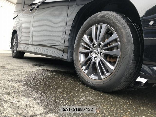 Toyota VOXY HYBRID 2022-09 7563076-12