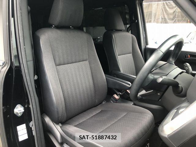 Toyota VOXY HYBRID 2022-09 7563076-16
