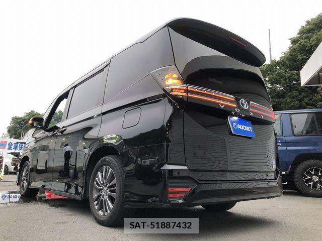 Toyota VOXY HYBRID 2022-09 7563076-1