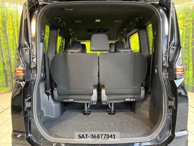 Toyota VOXY HYBRID 2023-12 7563073-9