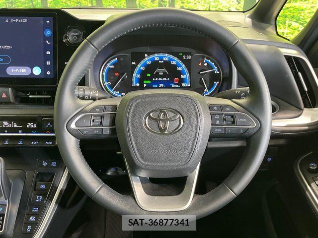 Toyota VOXY HYBRID 2023-12 7563073-10