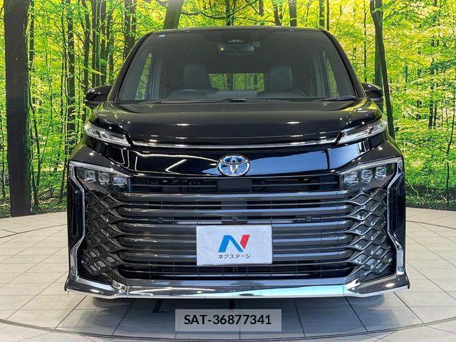 Toyota VOXY HYBRID 2023-12 7563073-13