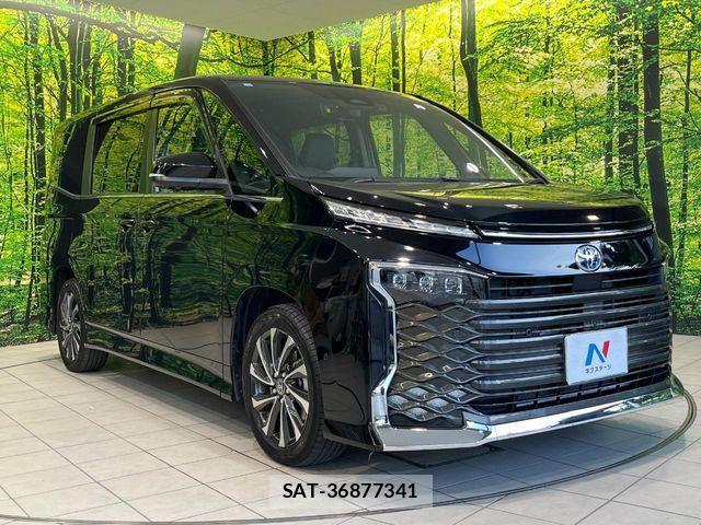 Toyota VOXY HYBRID 2023-12 7563073-15