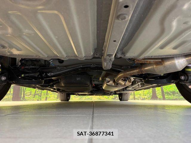 Toyota VOXY HYBRID 2023-12 7563073-18