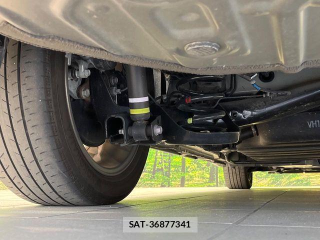 Toyota VOXY HYBRID 2023-12 7563073-19