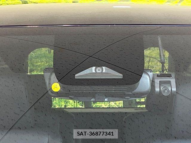 Toyota VOXY HYBRID 2023-12 7563073-2