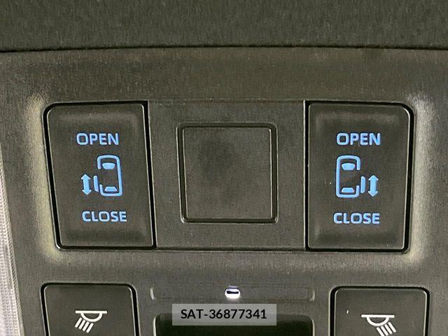 Toyota VOXY HYBRID 2023-12 7563073-6